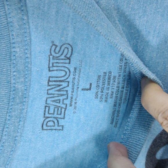 Peanuts Snoopy T Shirt Short Sleeve Size Large 50/50 cotton poly Blue Cut Hem - Picture 4 of 7
